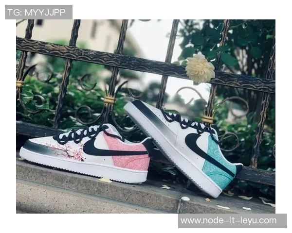 探索Nike鸳鸯足球鞋的独特魅力与个性化设计体验